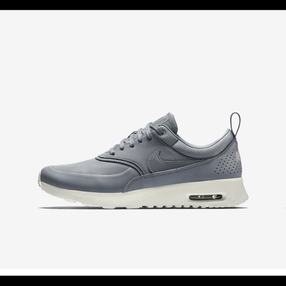 Nike Shoes - Women’s Nike Thea Gray sz 10.5